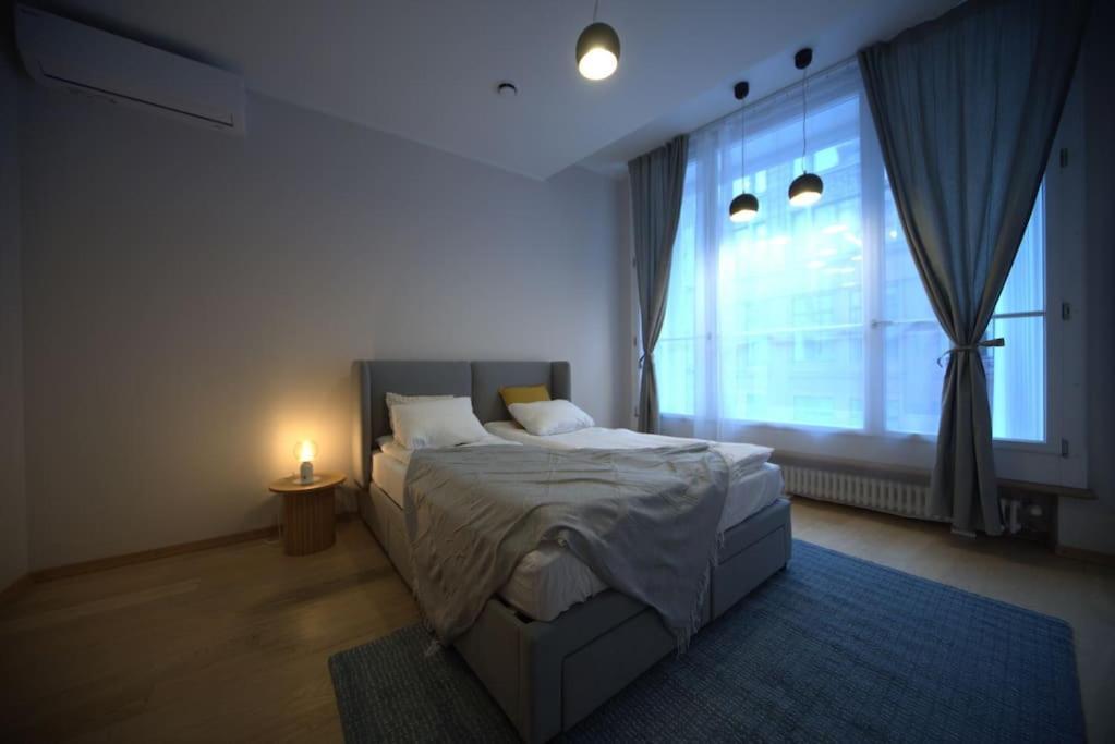 3 Bedroom Apartment In The Old/T Riga Buitenkant foto